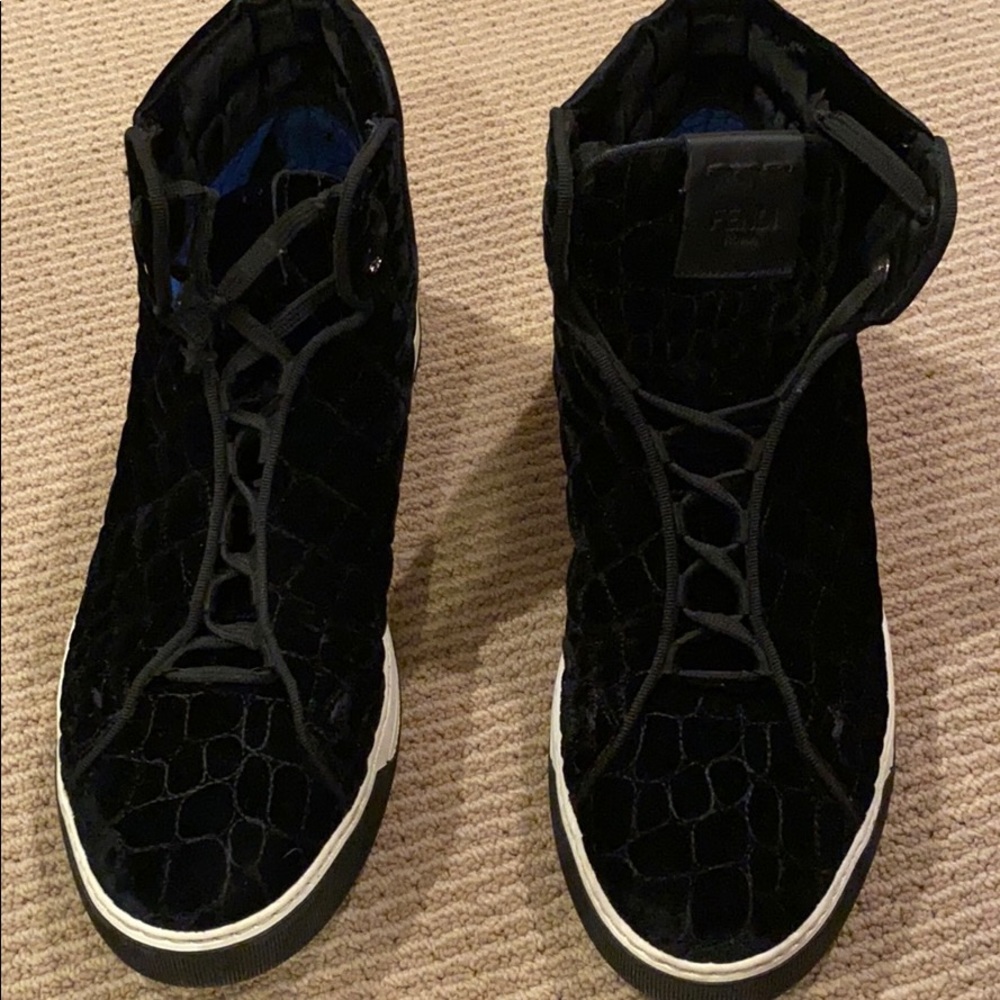 💥HP💥SOLDFENDI MENS VELVET WEBBED DRESS SNEAKERS - Picture 2 of 8